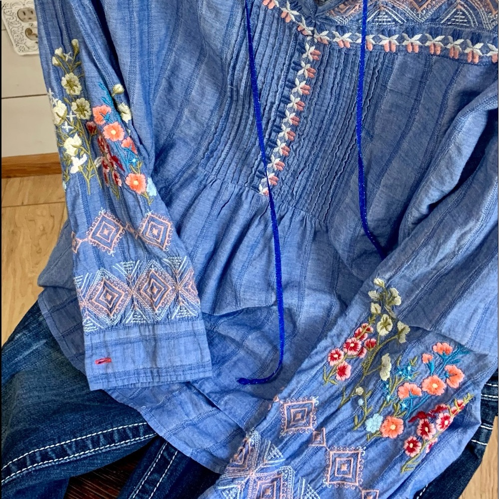 JOHNNY WAS BLUE CHAMBRAY TUNIC